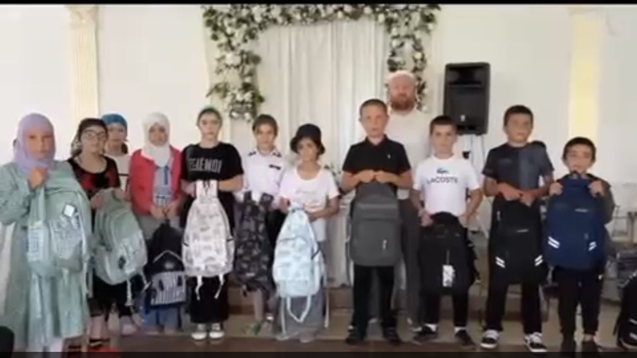 Социальные работники Минтруда Дагестана в  Хунзахском районе подготовили к школе 136 детей из многодетных и малоимущих семей